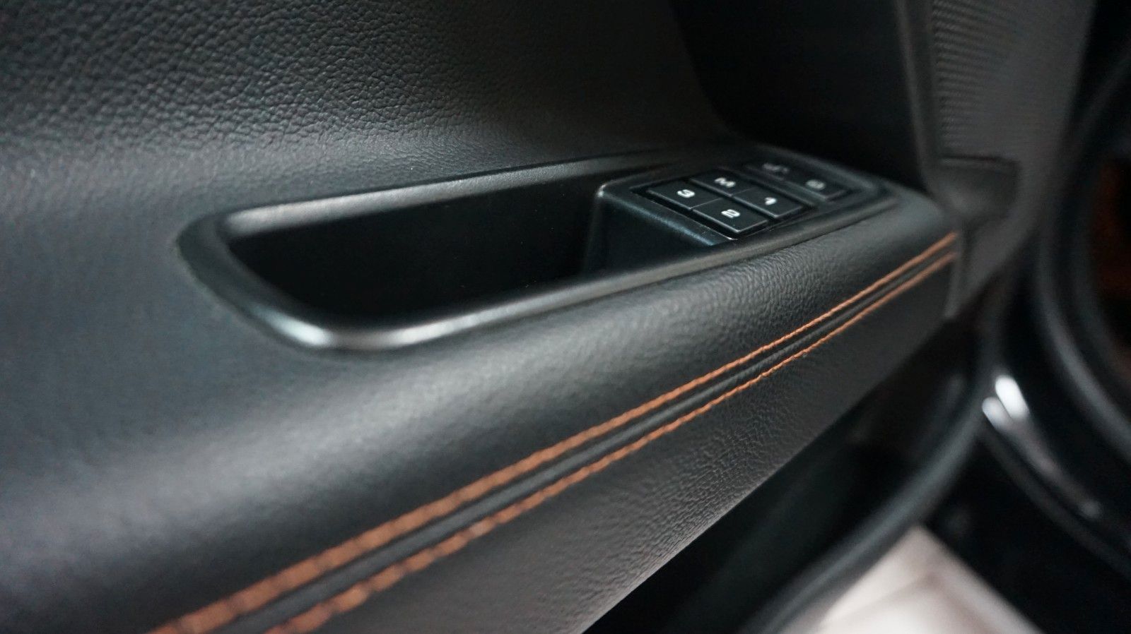 Fahrzeugabbildung Jaguar XE Prestige
