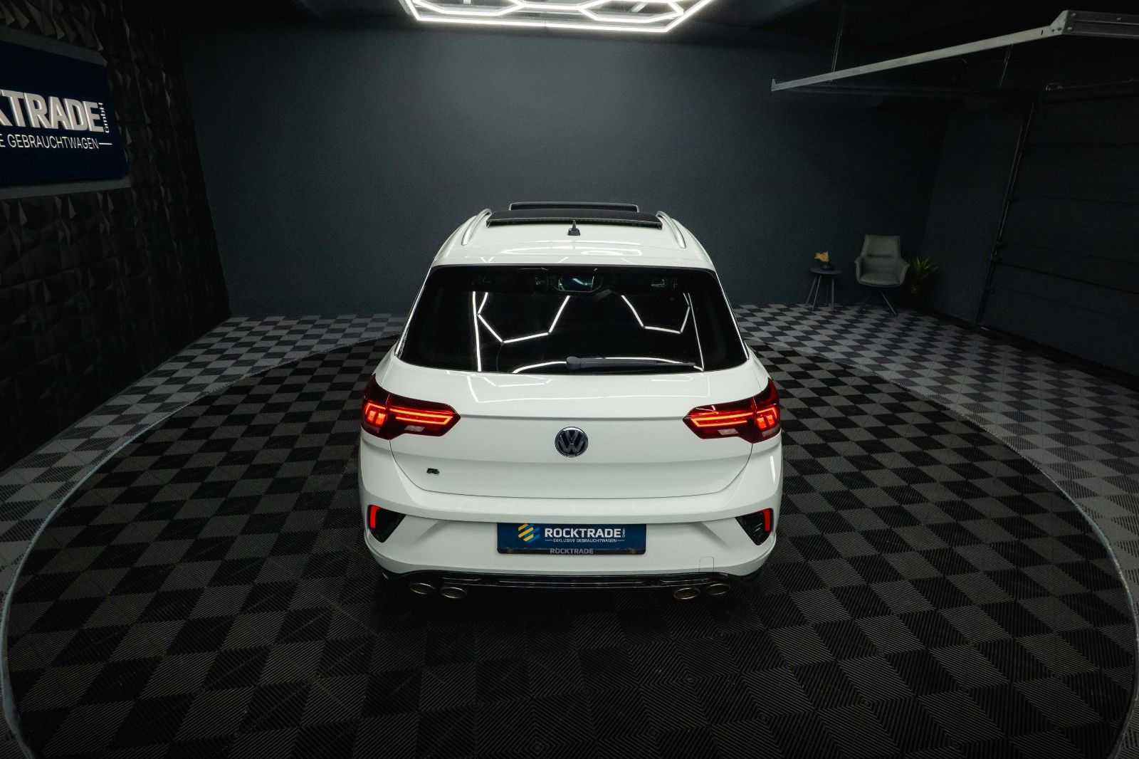 Fahrzeugabbildung Volkswagen T-Roc R 4Motion Performance *ACC*DCC*Pano*LED*