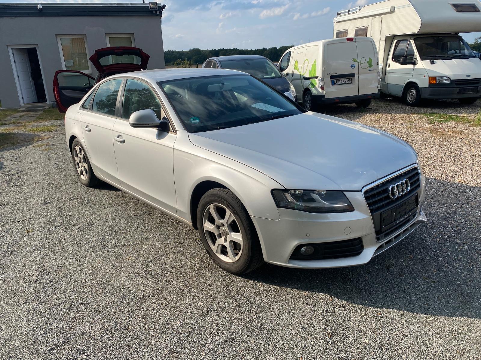 Audi A4 1,8  Limousine  Attraction Automatik
