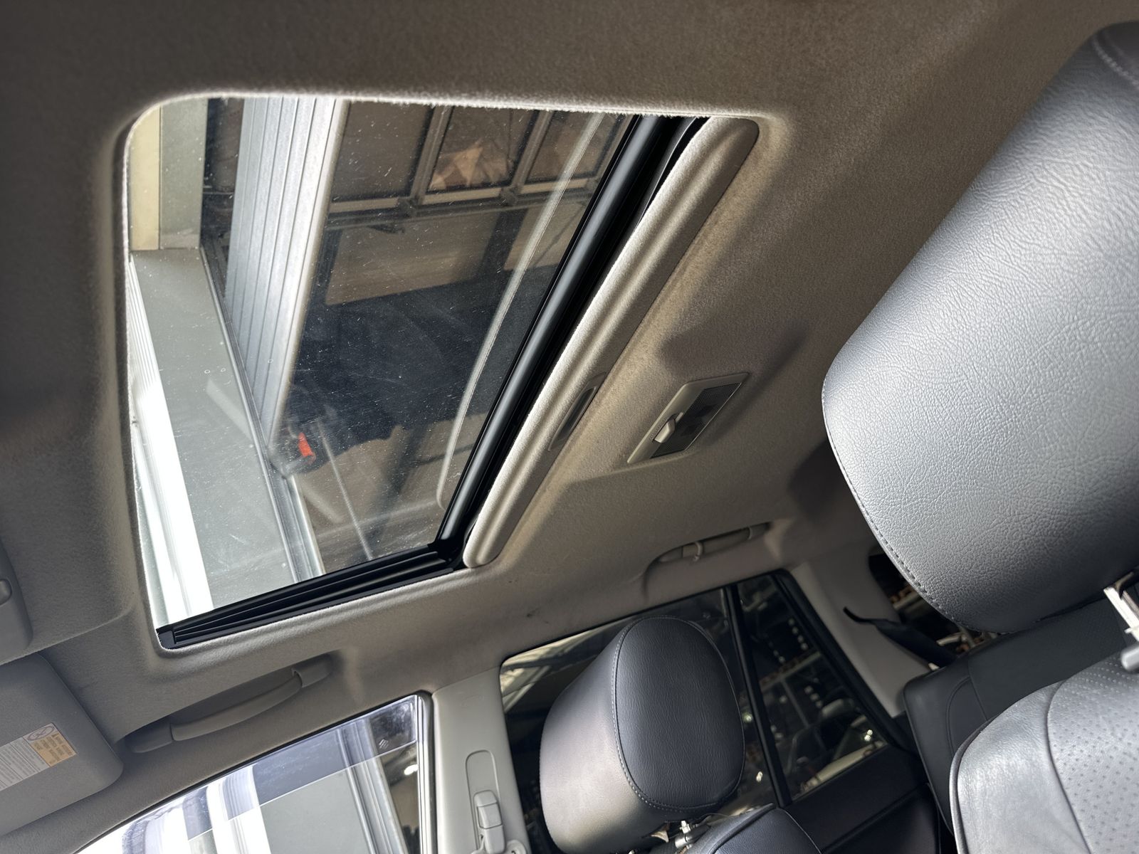 Fahrzeugabbildung Suzuki Grand Vitara 2.4 VVT Club AHK+LEDER+GLASDACH+TEM