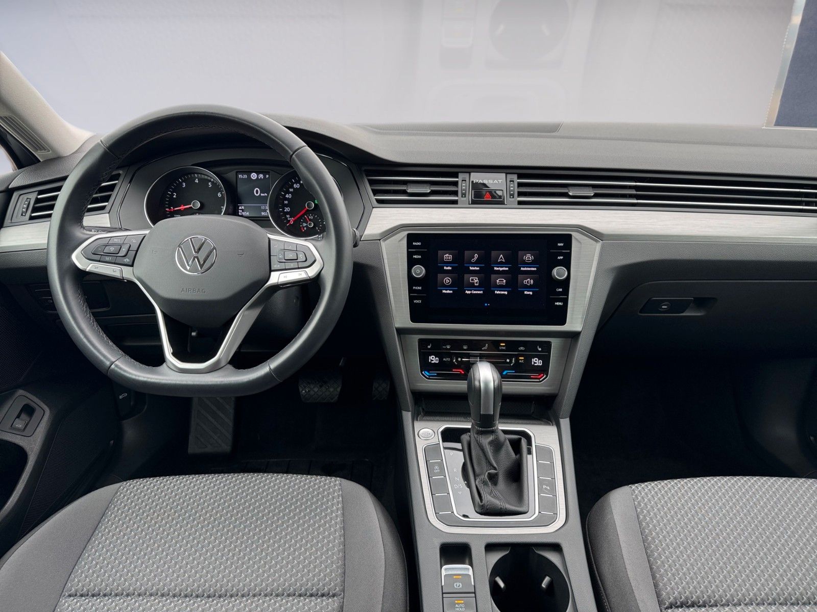 Fahrzeugabbildung Volkswagen Passat Variant 1.5 TSI