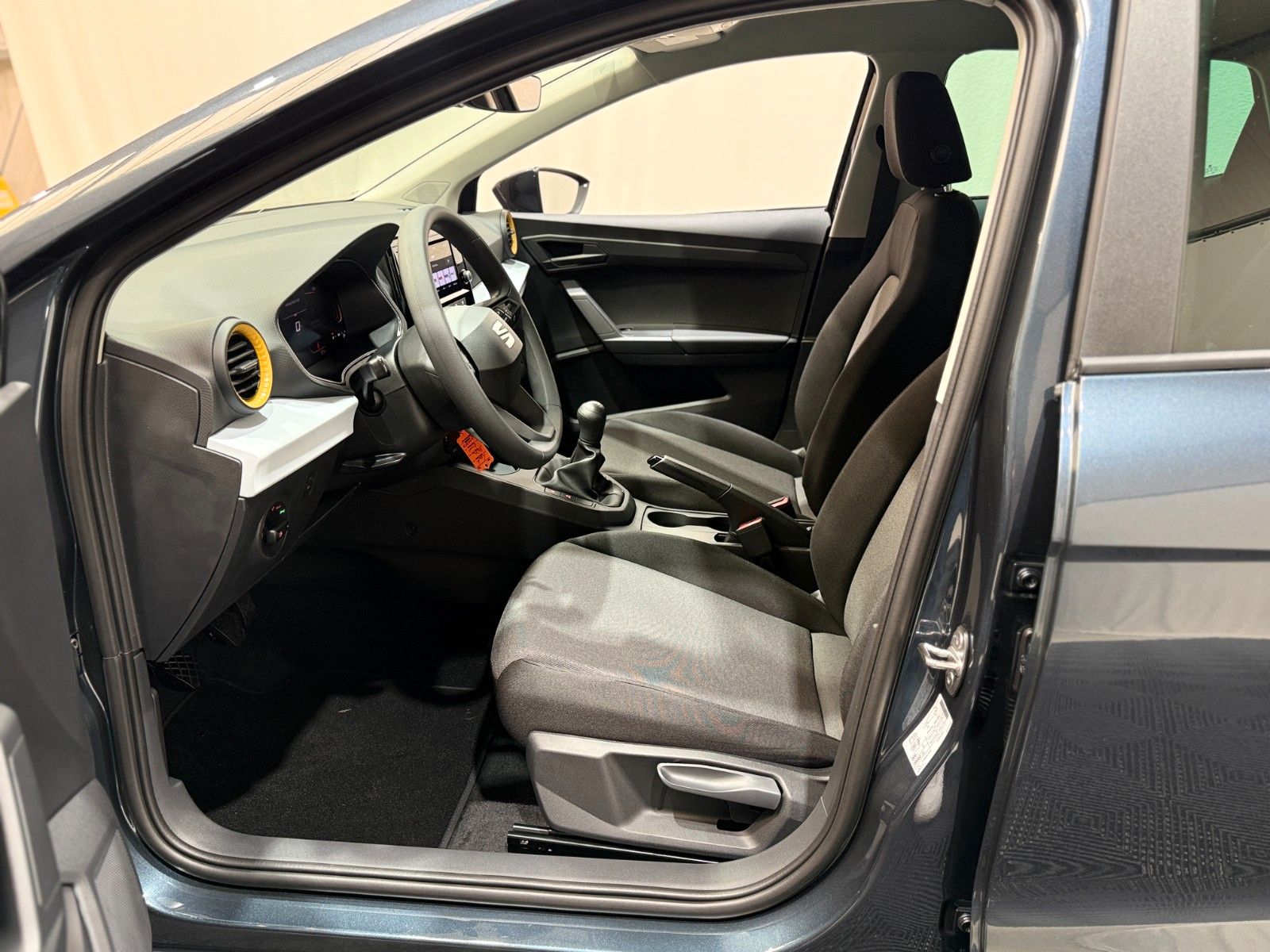 Fahrzeugabbildung SEAT Ibiza 1.0 MPI / Klimaanlage / Tempomat