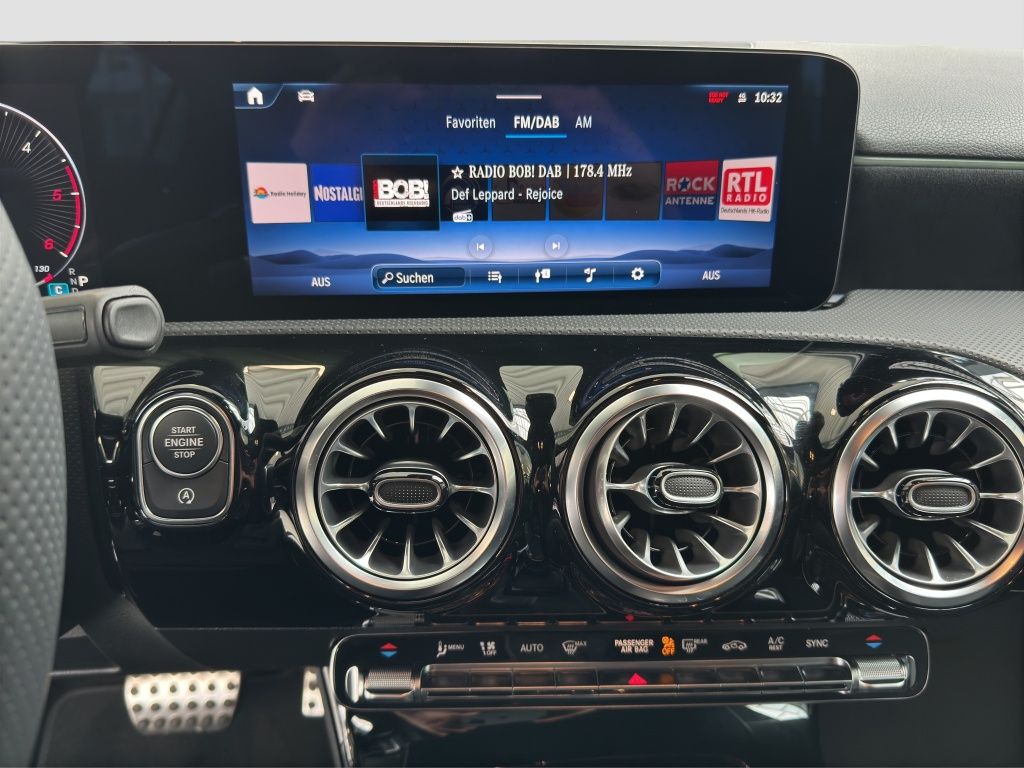 Fahrzeugabbildung Mercedes-Benz A 200 d AMG*NIGHT*LED*SpurH*AUT*Kam.*PDC*ParkAss
