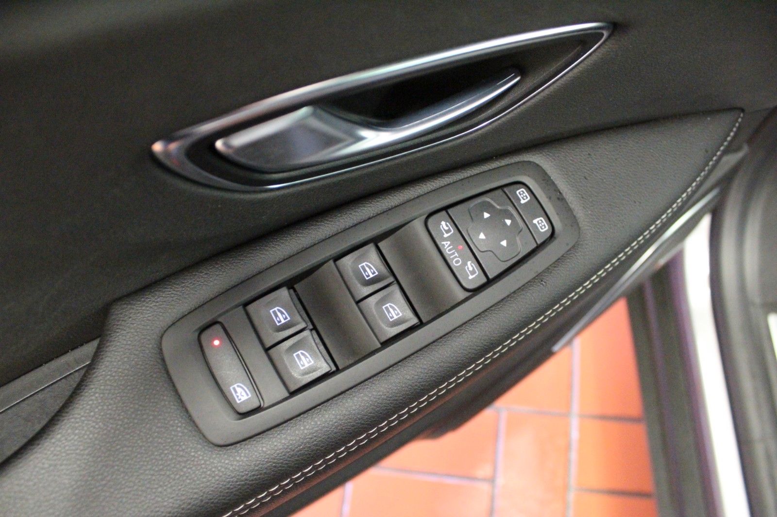 Fahrzeugabbildung Renault Grand Scenic Tce160 EDC Black*Panorama*