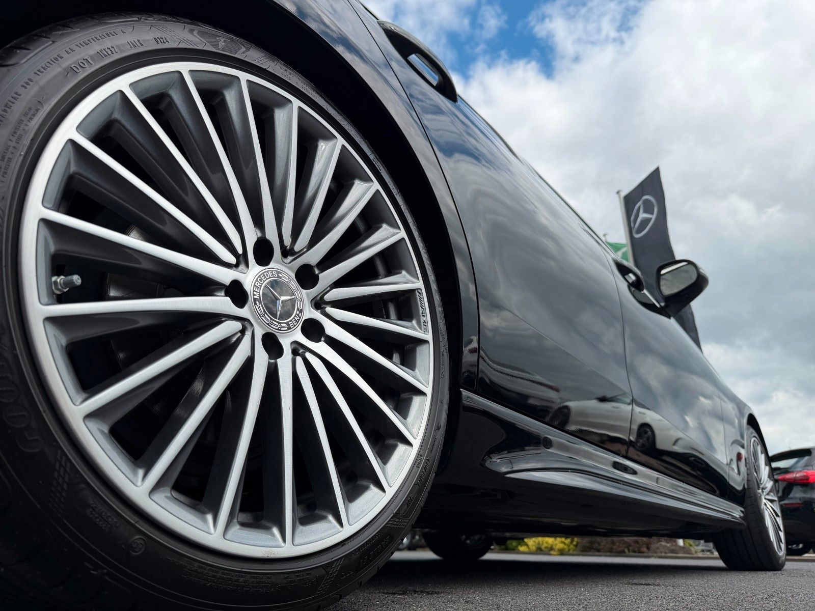 Fahrzeugabbildung Mercedes-Benz C 180 T AMG+AHK+Memory+Ambiente+TotW+