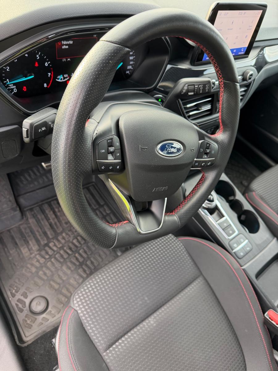 Ford Focus 1,0 EcoBoost 92kW ST-Line Turnier Auto...