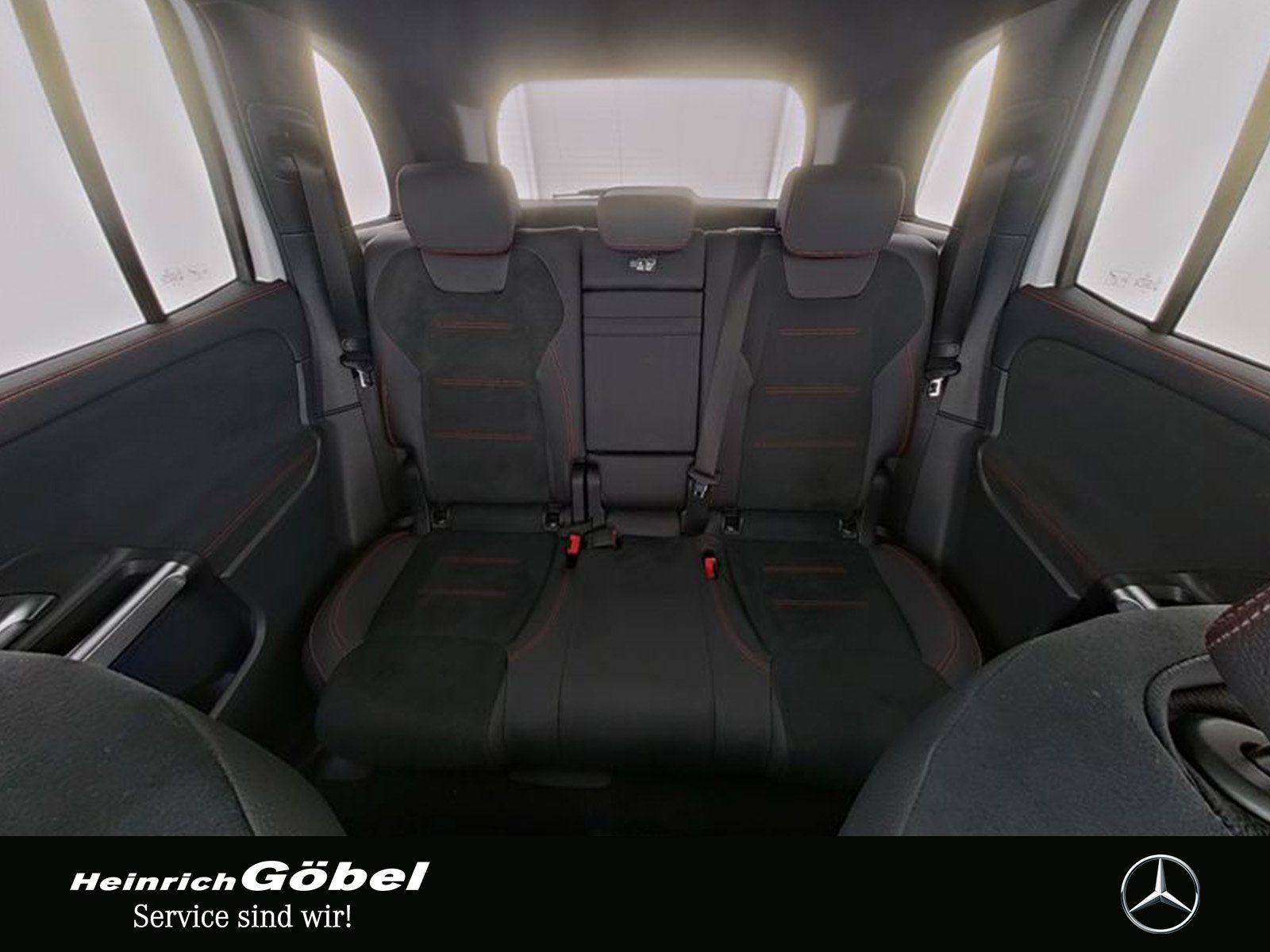 Fahrzeugabbildung Mercedes-Benz GLB 180 AMG+PANO+LED+AMBIENTE+NAVI+KAMERA+WINTER