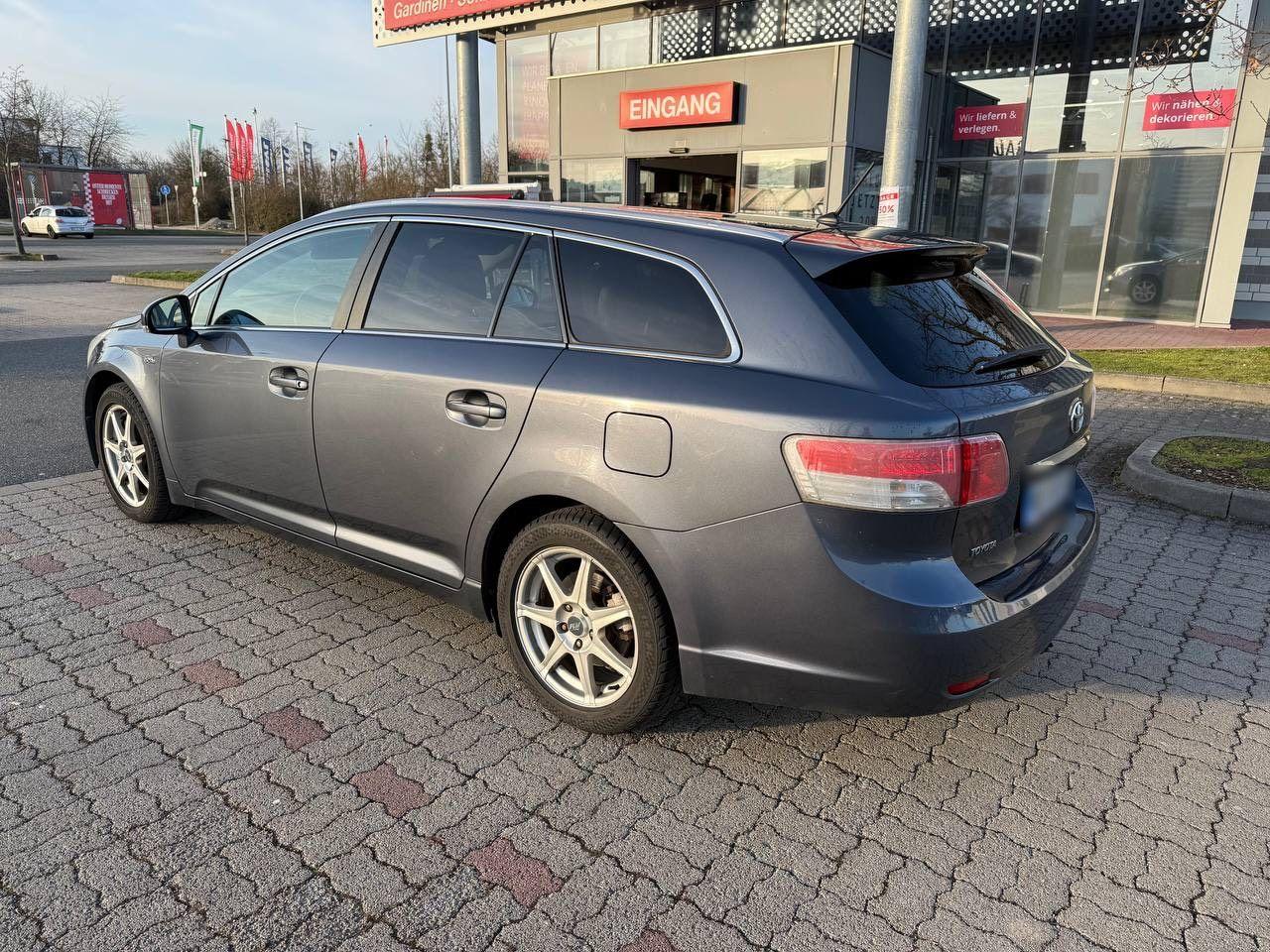 Toyota Avensis 2009 — photo 7
