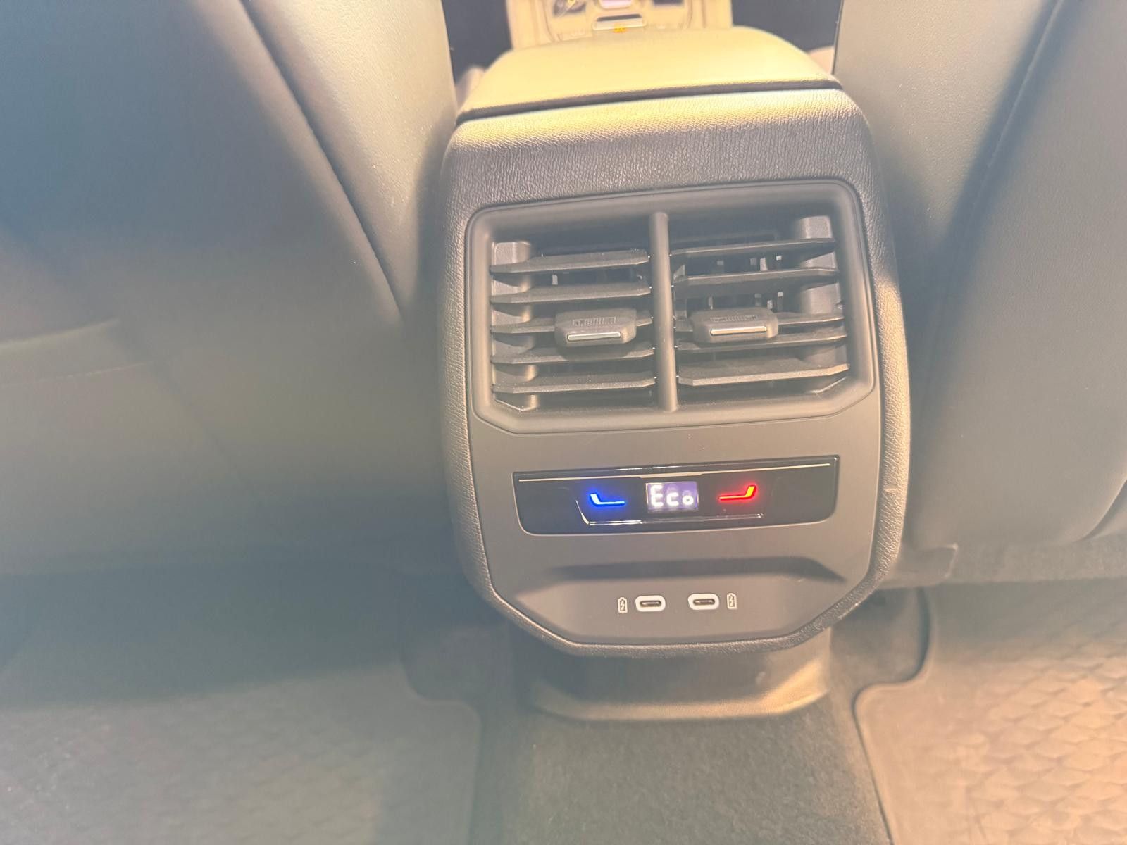 Fahrzeugabbildung CUPRA Leon Sportstourer VZ e-Hybrid/AHK/8.FACH BEREIFT