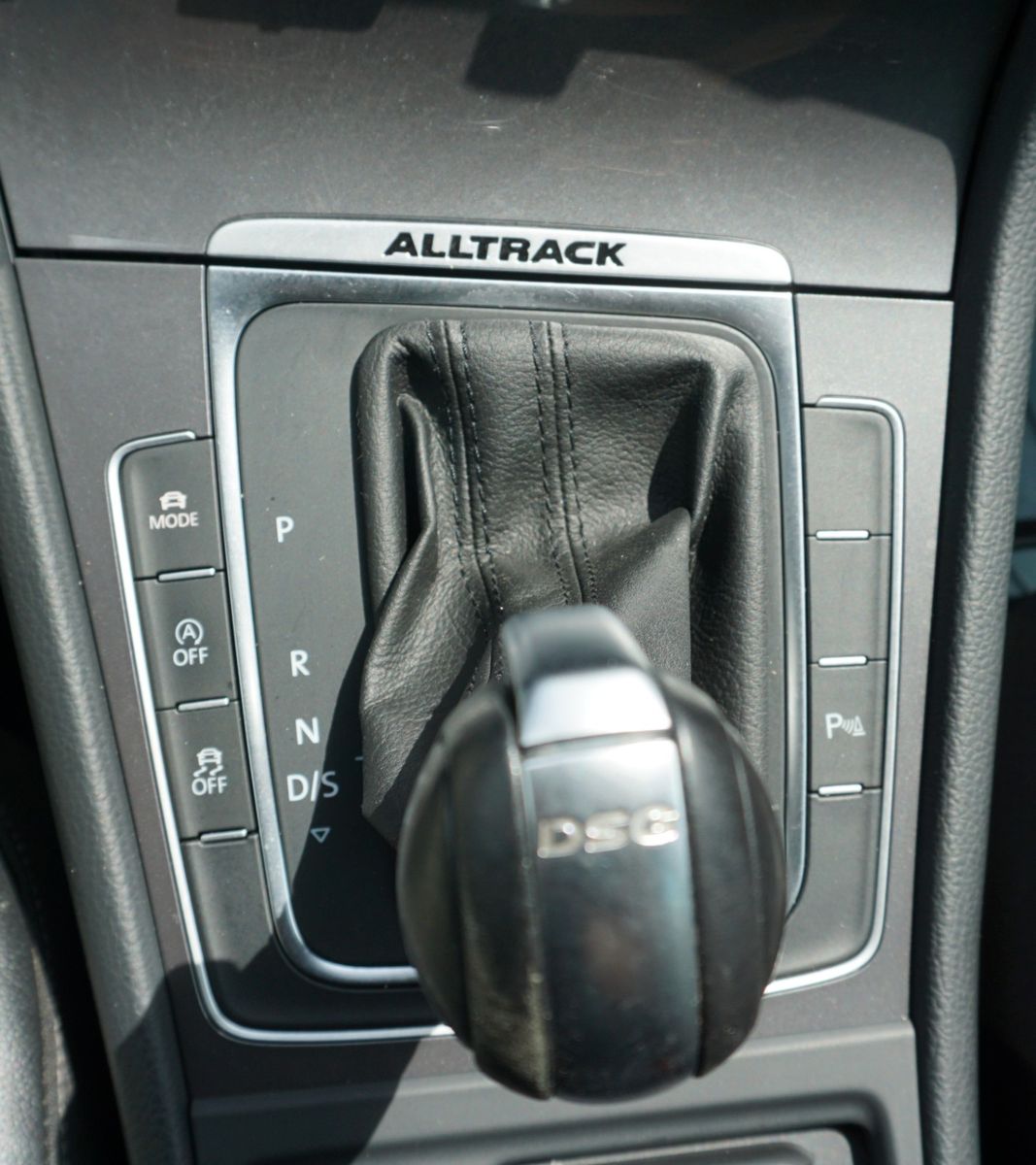 Fahrzeugabbildung Volkswagen Golf VII Alltrack, Variant, BMT, 4M,T.Leder,Navi