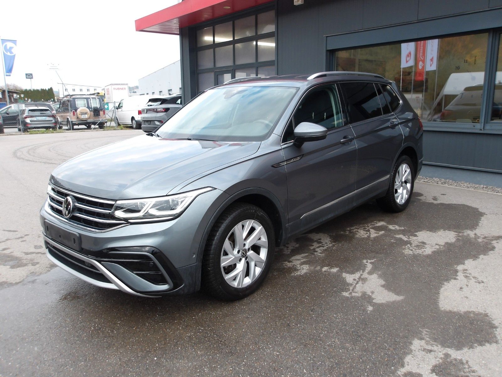 Volkswagen Tiguan Allspace Elgance EXP € 16490.--