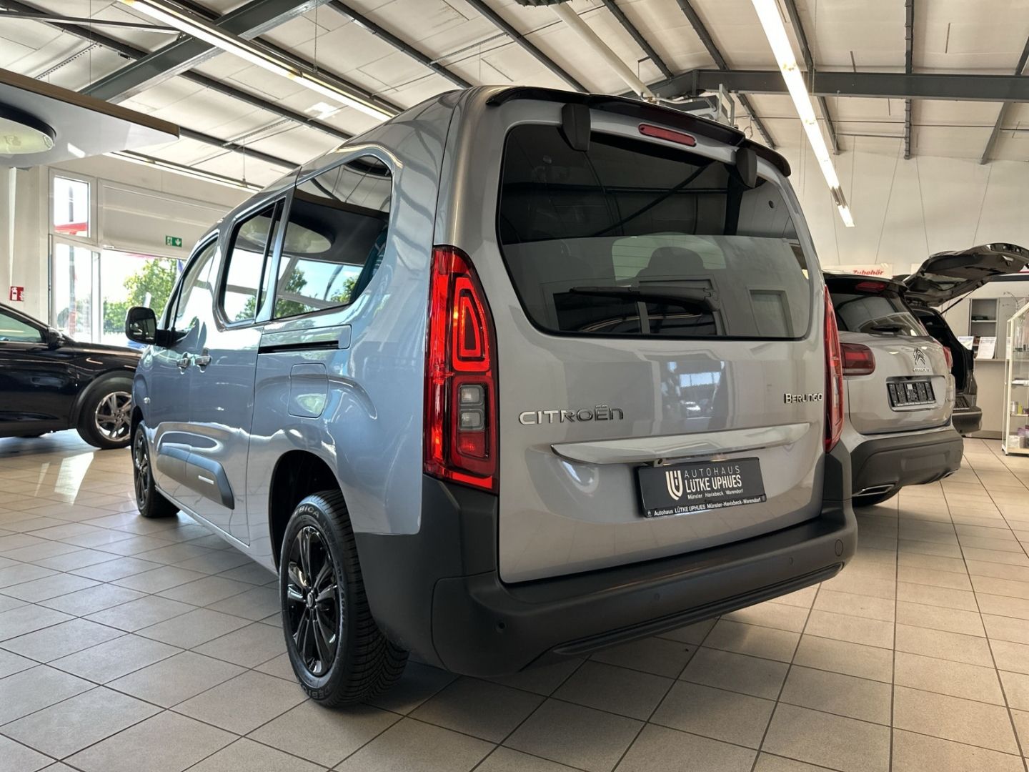 Fahrzeugabbildung Citroën Berlingo XL BlueHDi 130 EAT8 S&S Max Navi CarPla