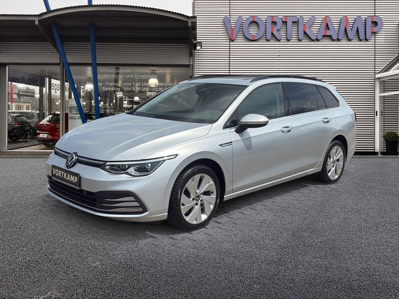 Volkswagen Golf VIII Variant Style Kamera/Pano/AHK