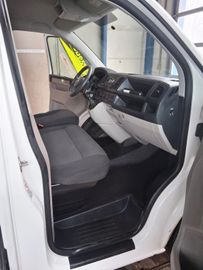 Volkswagen T6 Transporter - 12