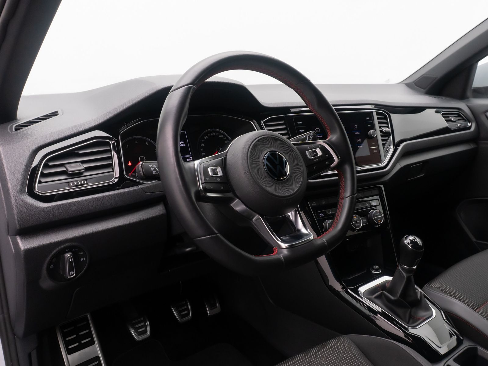 Fahrzeugabbildung Volkswagen T-Roc Sport ACC PDC HIFI Alarm FahrAssist DAB WR