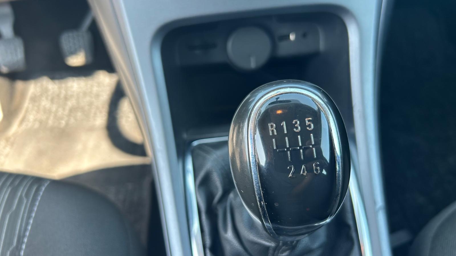 Opel Astra 2012 — photo 13
