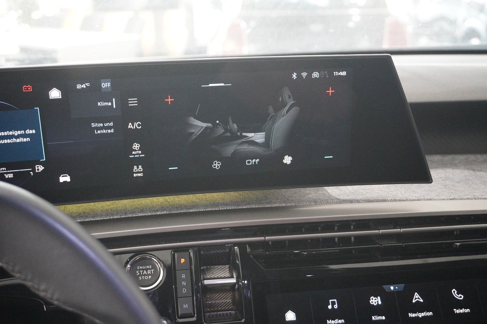 Fahrzeugabbildung Peugeot 3008 Hybrid 145 ALLURE NAVI/LED/360°/SPORT/DAB+