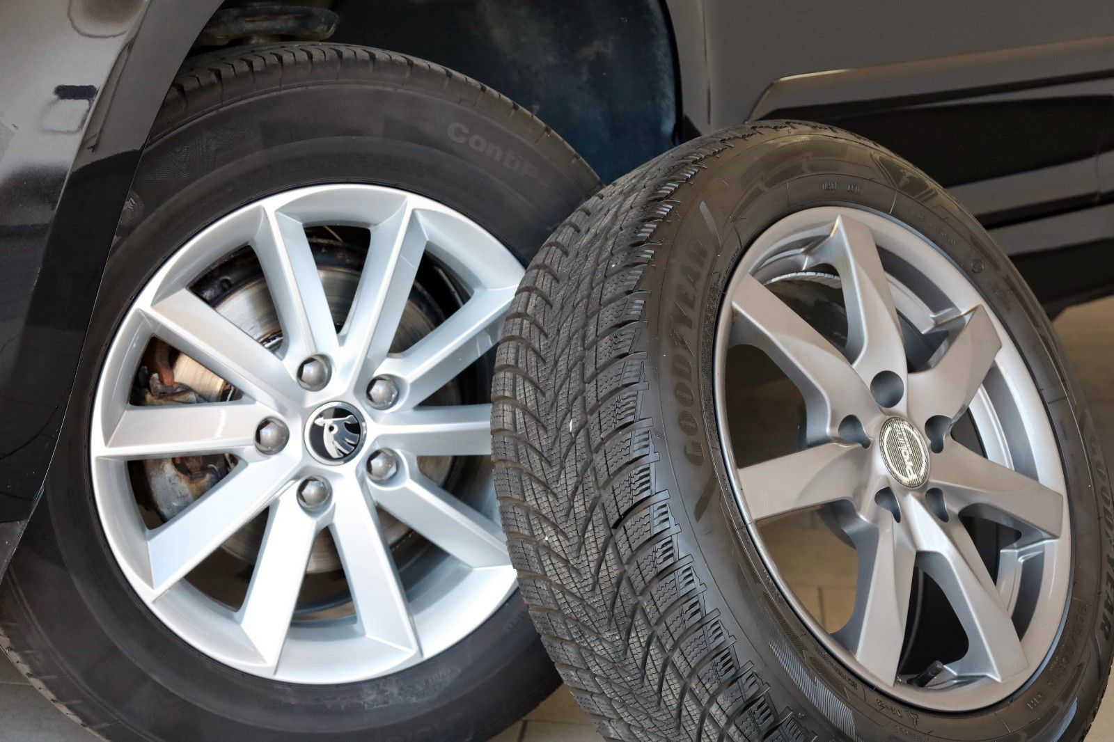 Fahrzeugabbildung SKODA Yeti Ambition SH,PDC,8-fach bereift