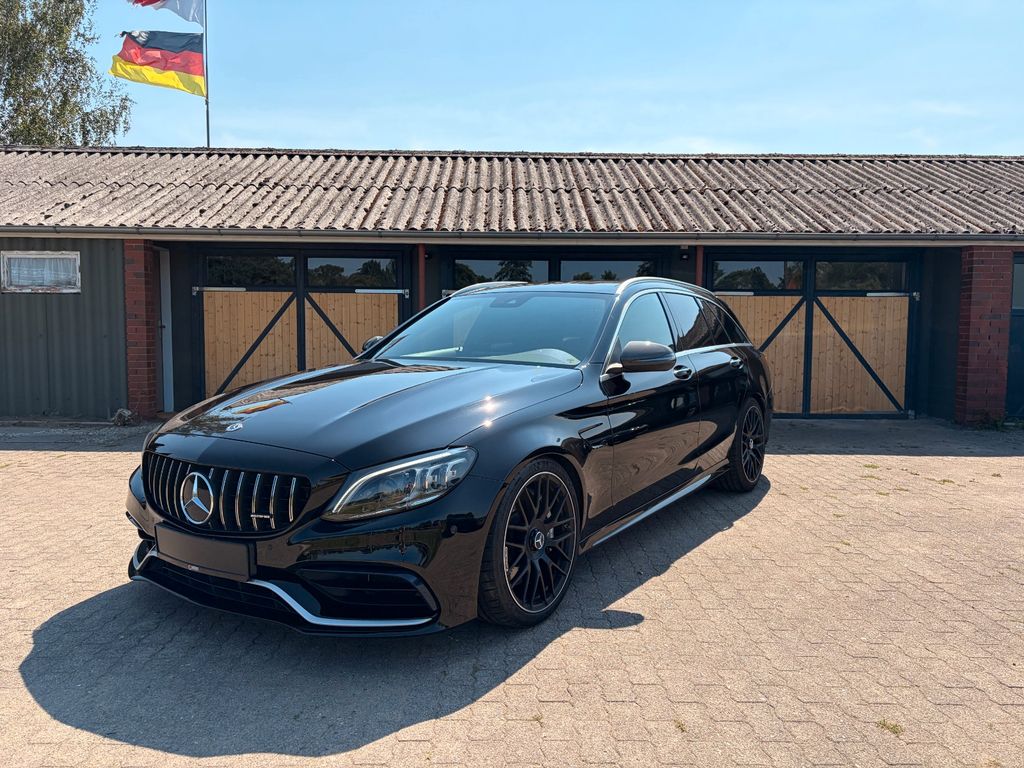 Image of Mercedes-Benz C 63 AMG