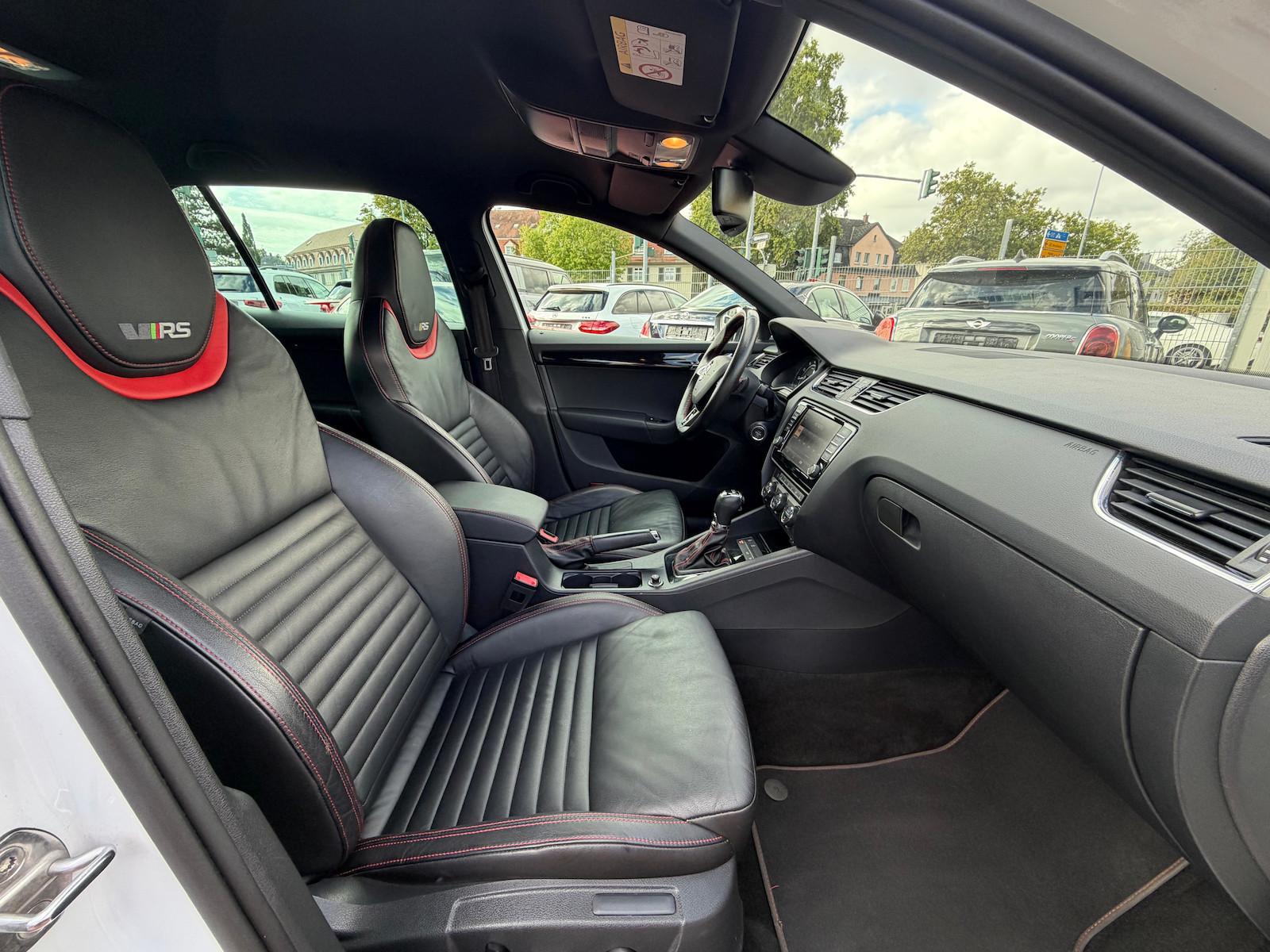 Skoda Octavia Combi RS 230 ch DSG • ACC • Caméra • CarPlay • Keyless • Hayon électrique