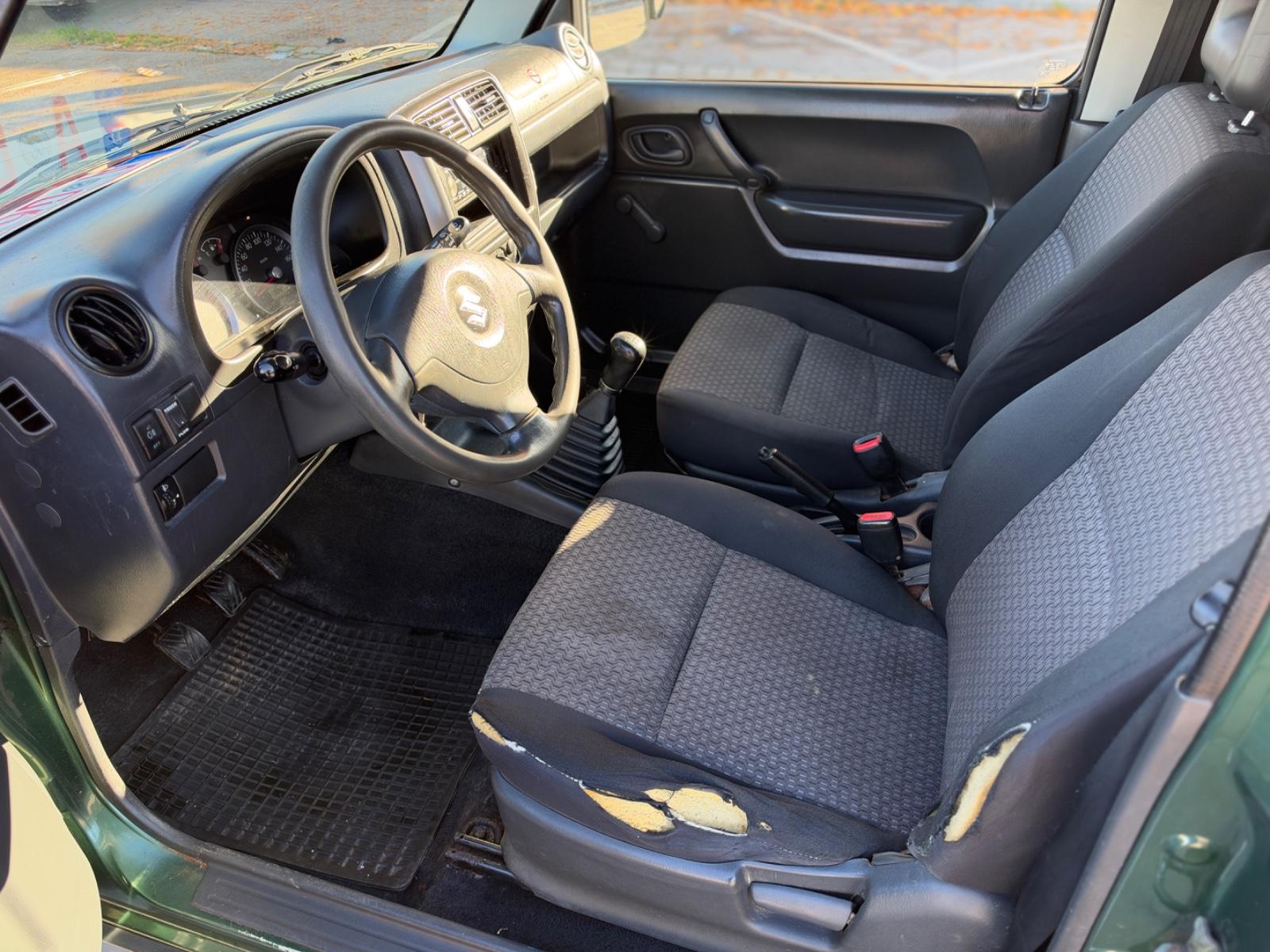 Suzuki Jimny 2011 — photo 12