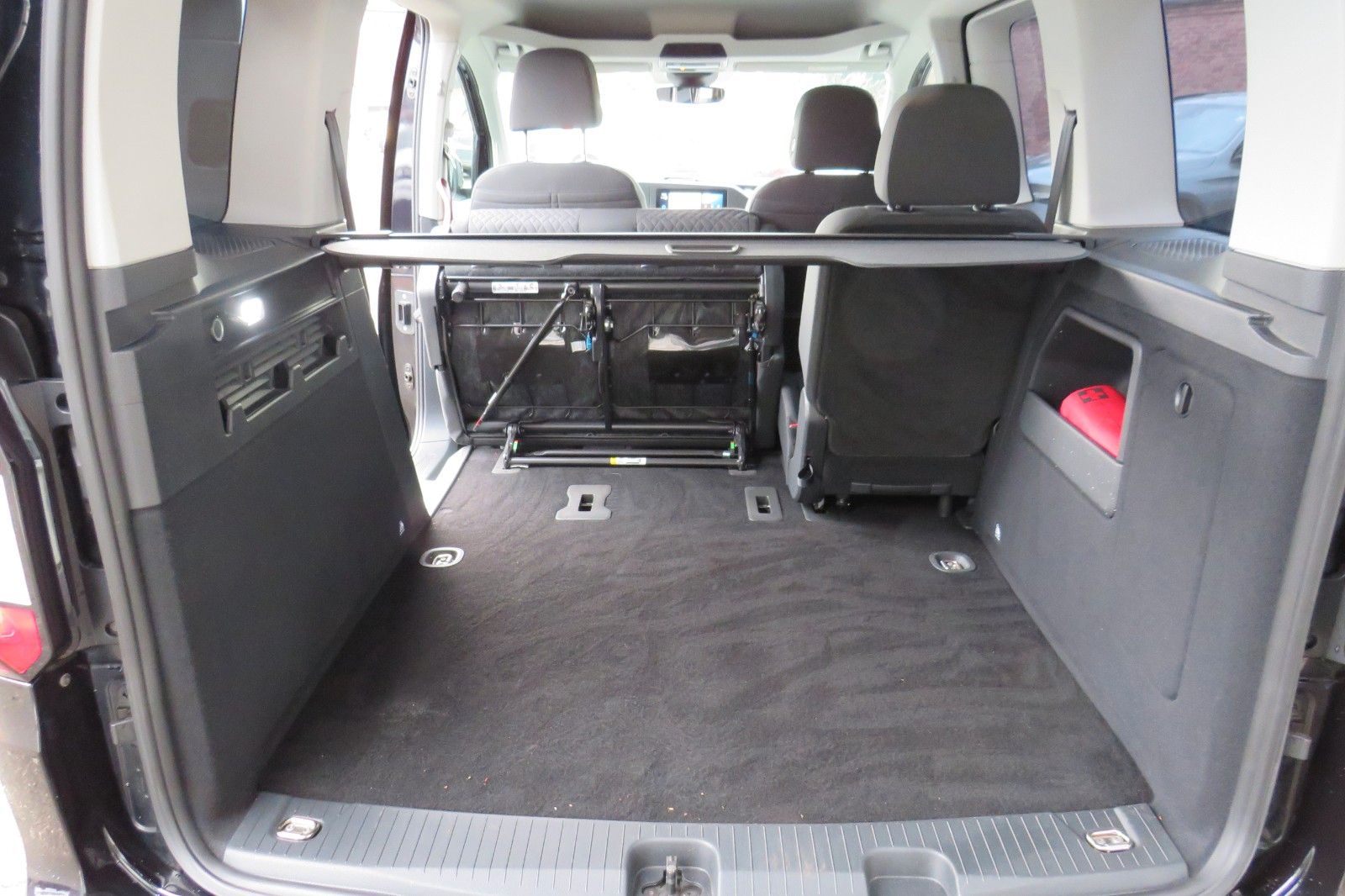 Fahrzeugabbildung Volkswagen Caddy Life DSG NAVI PDC SITZHEI. 1.H NEUES MODEL