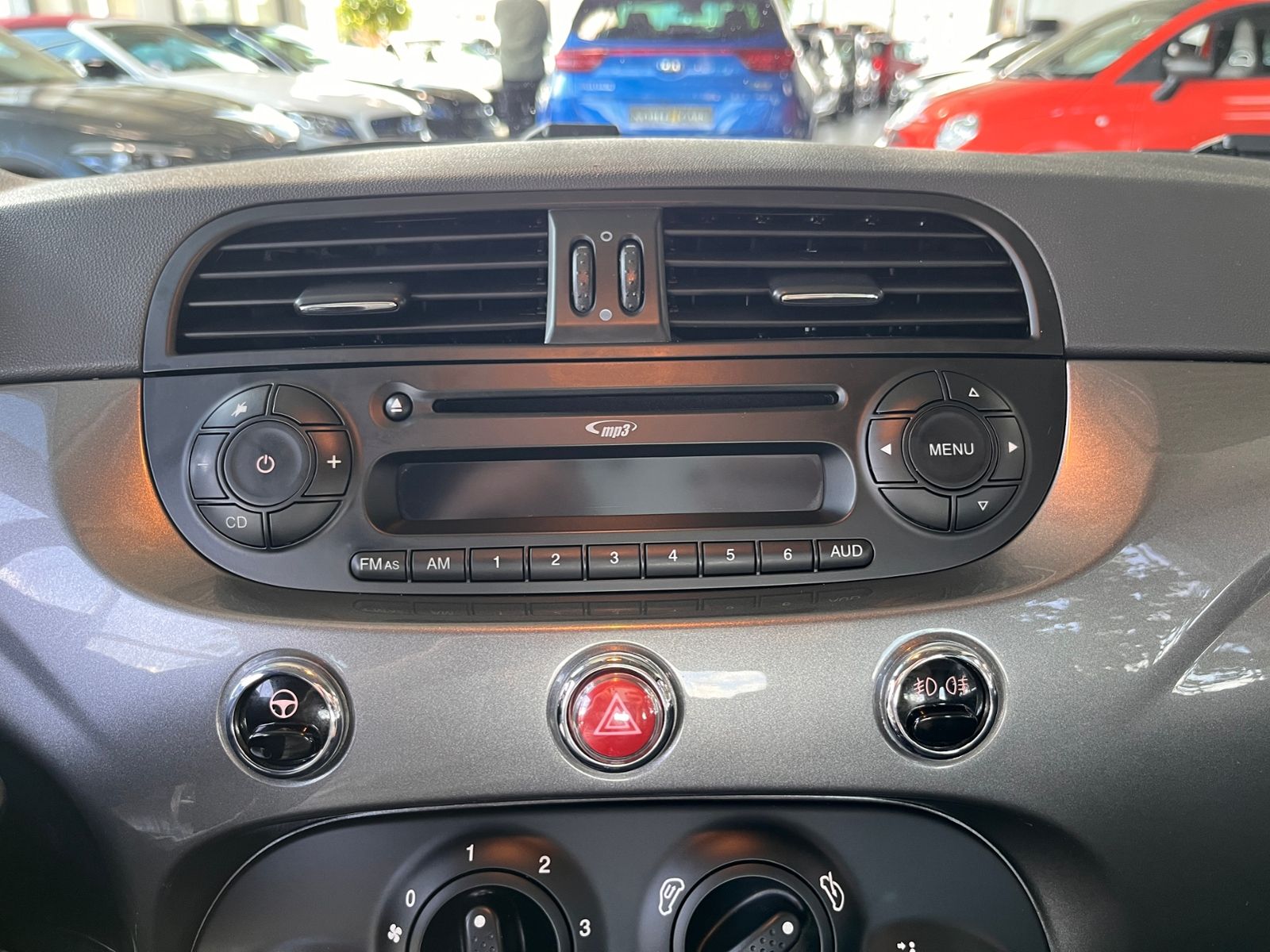Fahrzeugabbildung Fiat 500C Lounge KLIMA ALU 8-Fach bereift