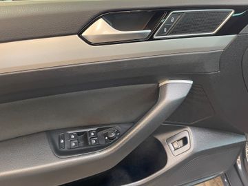 Volkswagen Passat Variant  *1.HAND*NAVI*APS*AHK*LED*SMARTL*