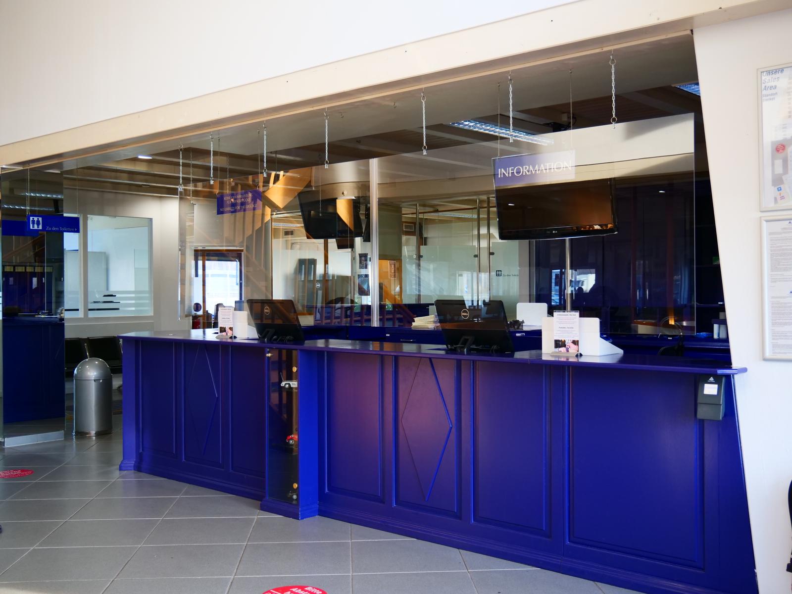 showroom-image-top