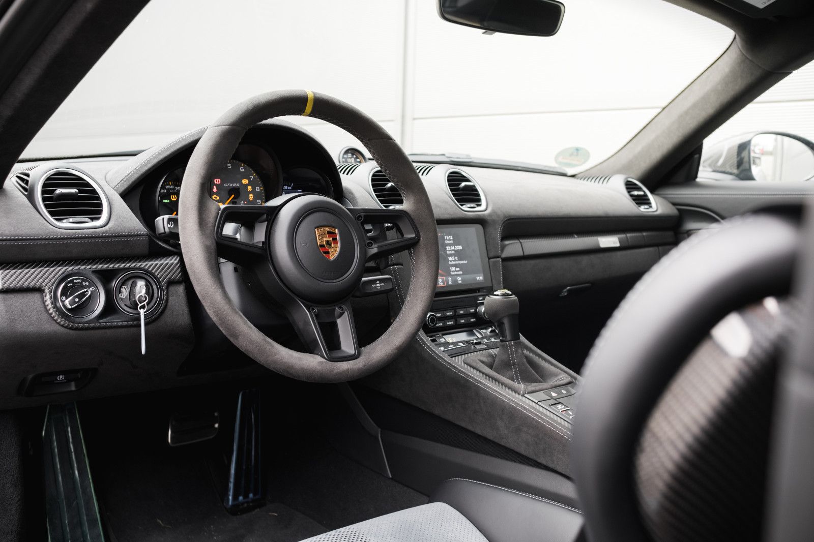 Fahrzeugabbildung Porsche Cayman 718 GT4RS-Lift-Weissach-Paket-BOSE-