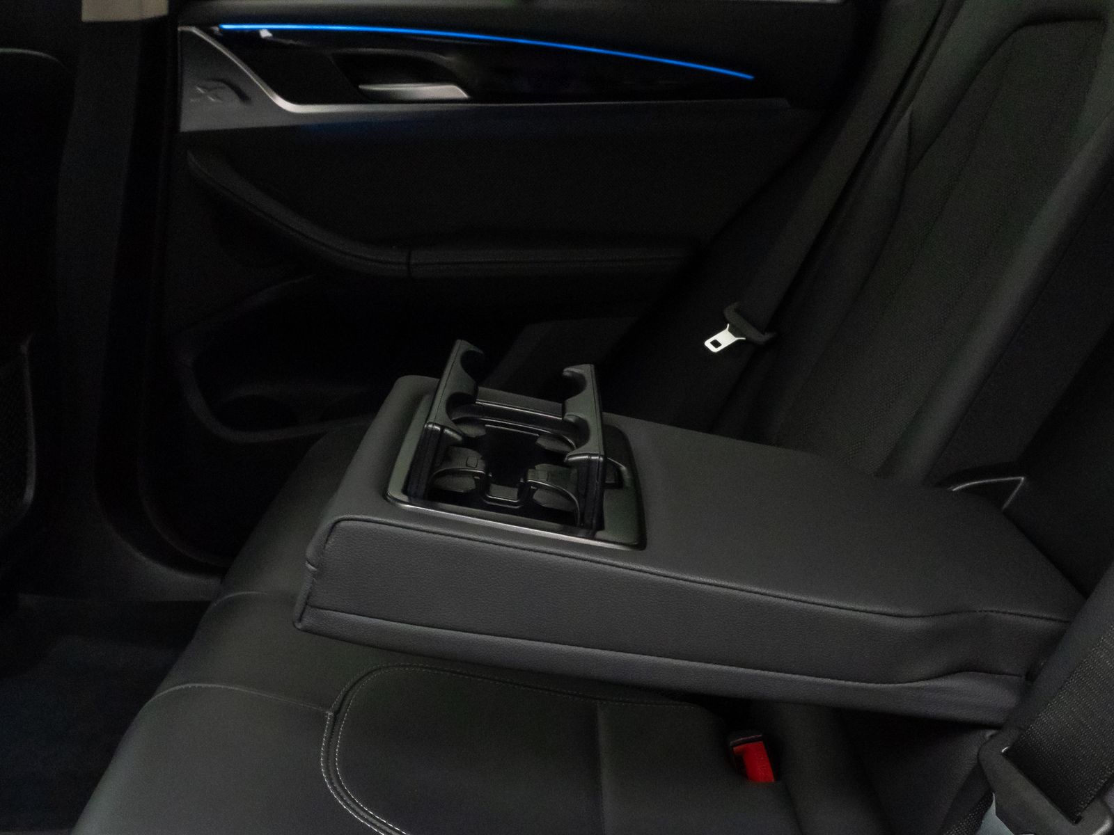 Fahrzeugabbildung BMW X3 xD30e xLine Kamera DAB HiFi Komfort Sport LED
