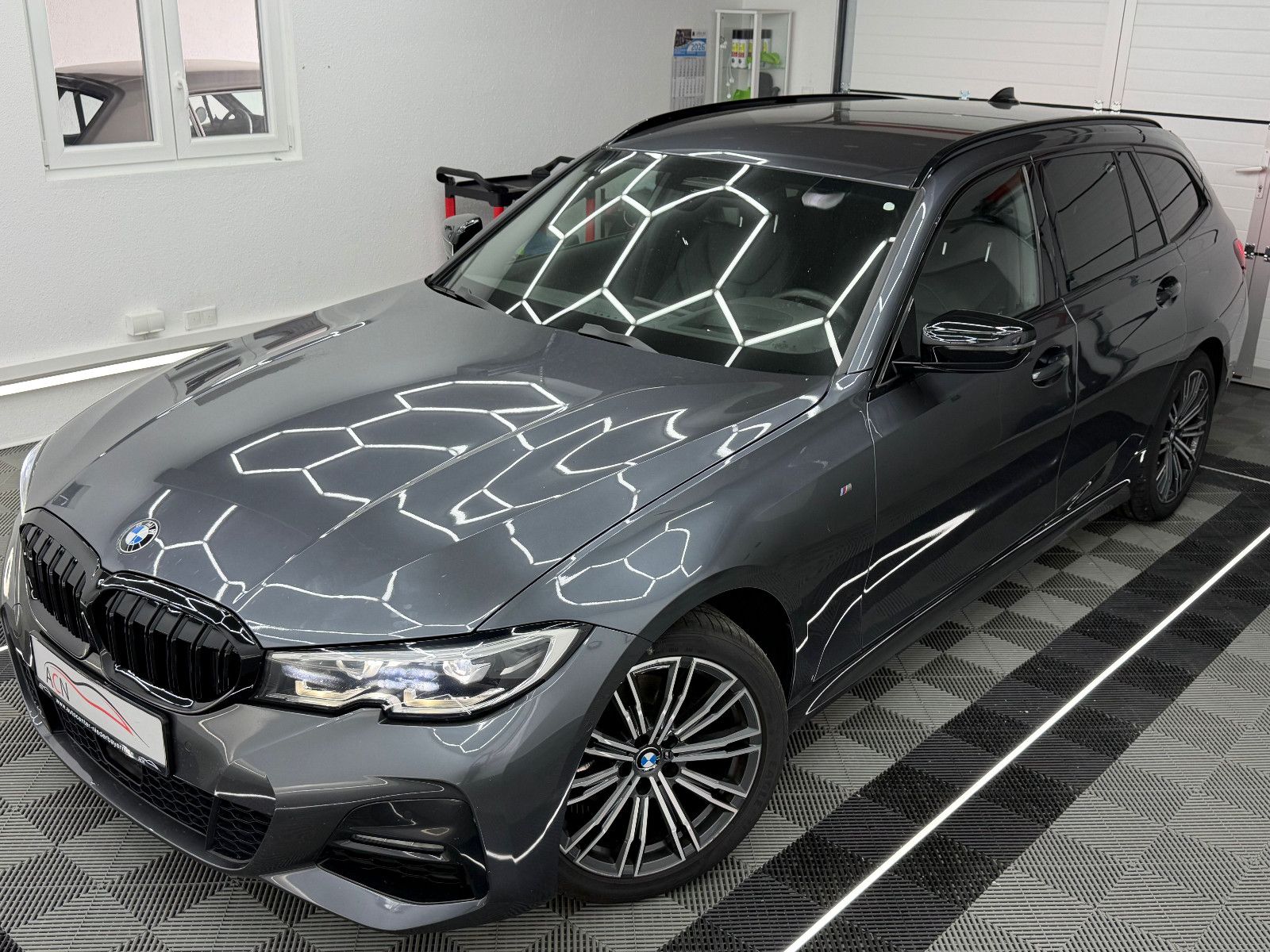Fahrzeugabbildung BMW 320 d xDrive M SPORT/LED/HuD/H&K/AHK/ACC/VIRCO