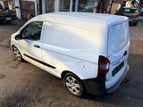 Ford Transit Courier - Ford Transit Courier mit Anhängerkupplung