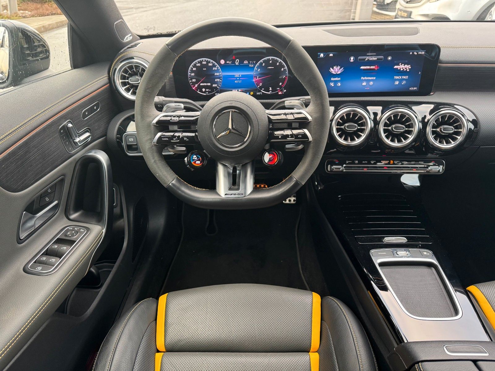 Fahrzeugabbildung Mercedes-Benz CLA 45 AMG S 4M Aero+Burm+PerfSitz+MultiB+Memory