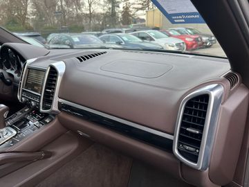 Porsche Cayenne - 6