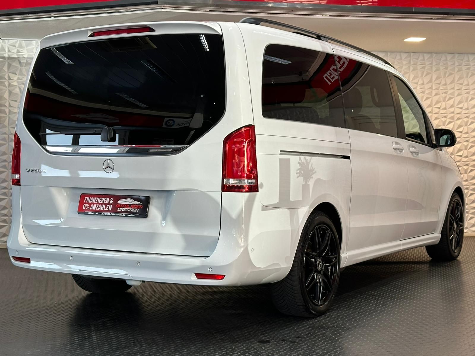 MERCEDES-BENZ V 250d EDITION 2020 AMG LANG* LED#AHK#PANO#SHZ - Image 8