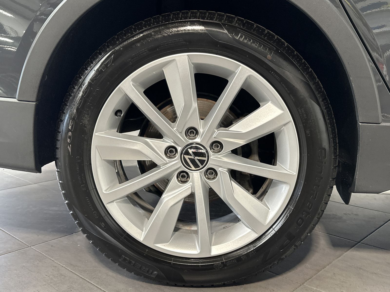 Fahrzeugabbildung Volkswagen Golf Variant Alltrack 4M DSG NAV+LED+ACC+PANO+VC