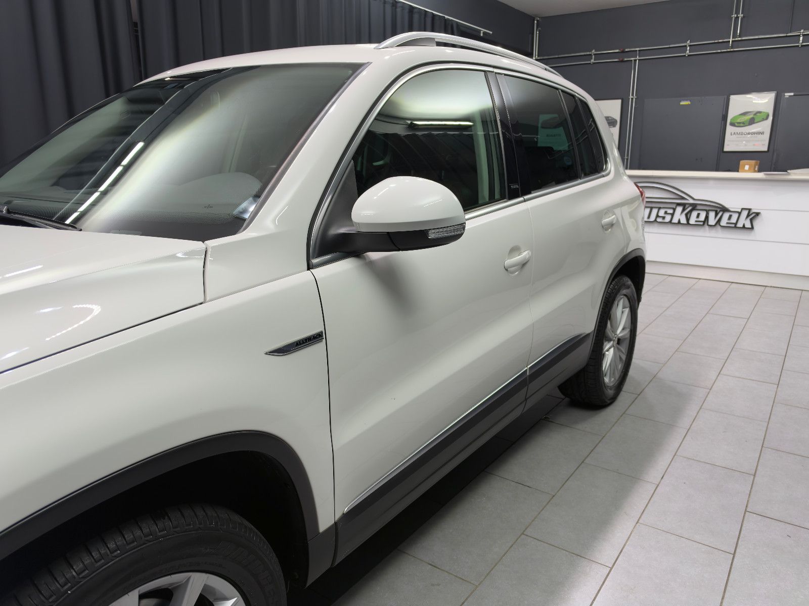 Fahrzeugabbildung Volkswagen Tiguan 2.0 TSI 4MOTION Track&Style |PANO|LEDER