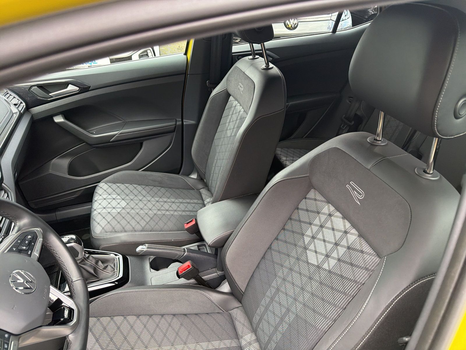 T-Cross R-Line TSi DSG Navi Matrix AZV