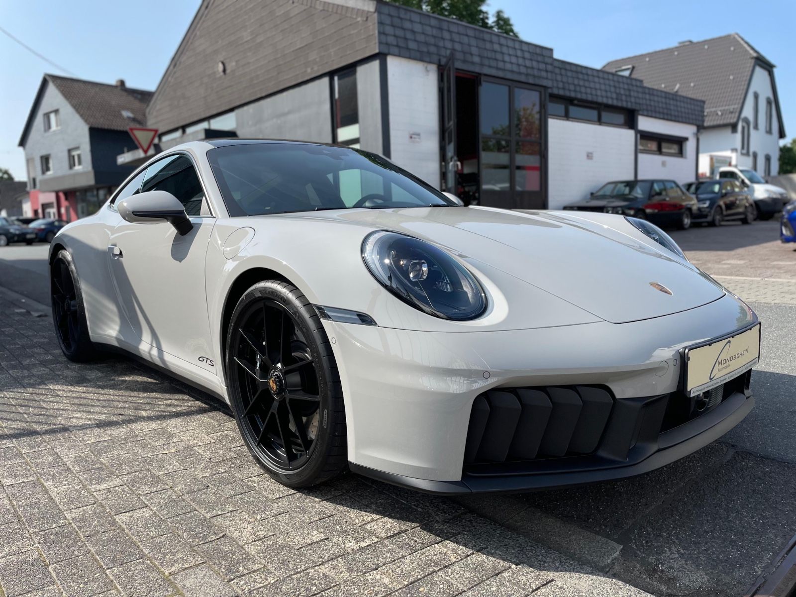 Fahrzeugabbildung Porsche 992 911 4 GTS Coupe Facelift |Lift|SportDesign|