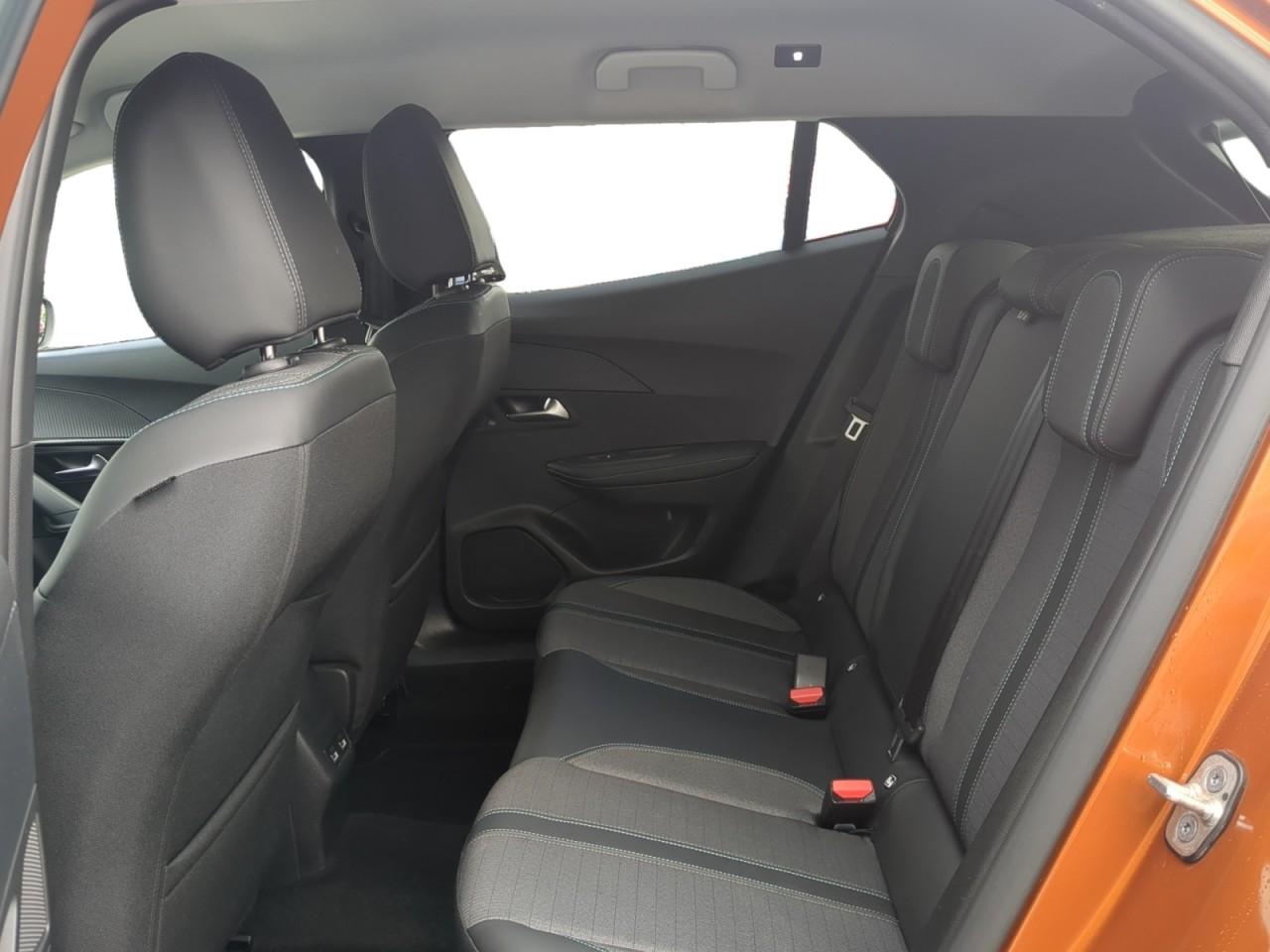 Peugeot 2008 AllurePack Benzin 130 PS +LED+PDC+KAMERA
