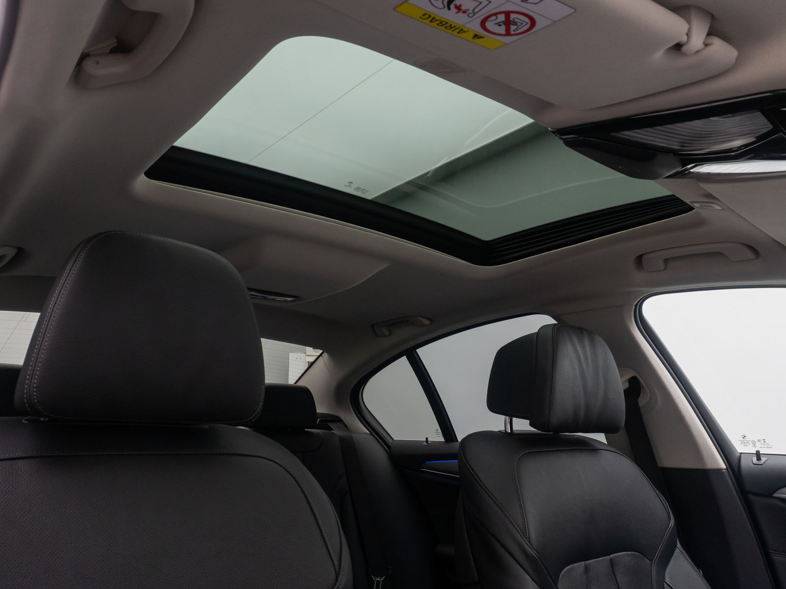 Fahrzeugabbildung BMW 530d xD 360&deg;Glasdach Laser HUD DAB HiFi SoftCl