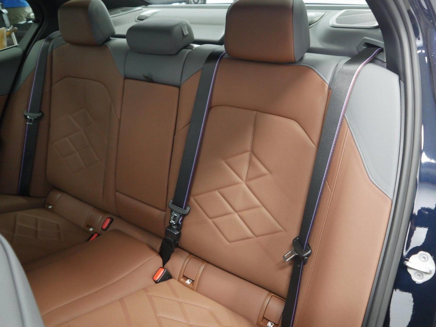 Fahrzeugabbildung BMW i5 xDrive40 M Sportpaket pro, aktive Sitzbelüftu