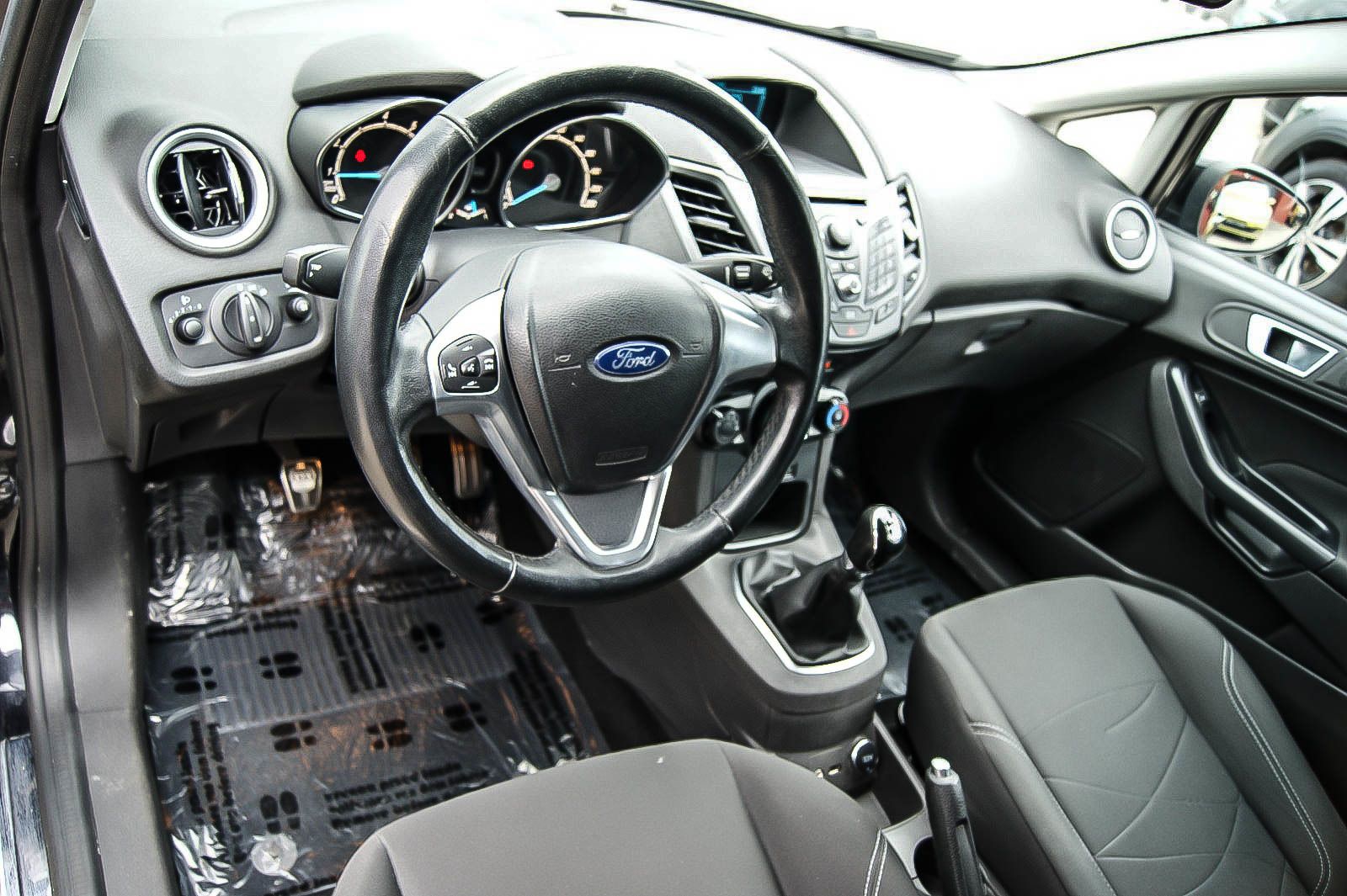 Fahrzeugabbildung Ford Fiesta 10 SYNC Edition SPORTFAHRWERK 17-ZOLL