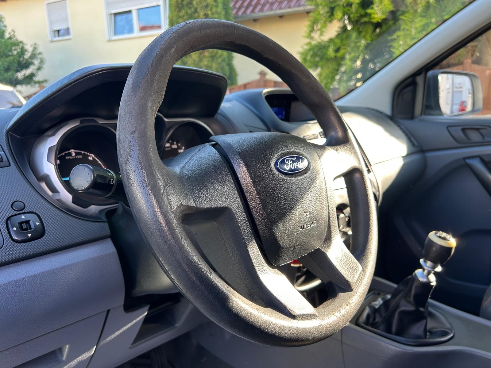 FORD RANGER XL  | BVM | VOLANT EN CUIR
