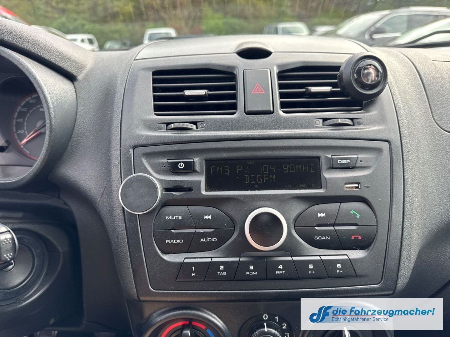 Fahrzeugabbildung Lada Kalina 2 Kombi Alu ESP ABS Privacyverglasung *EX