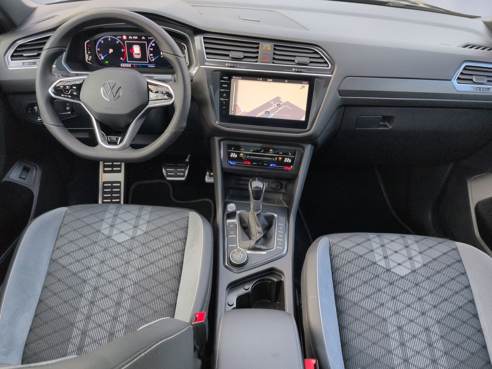 Tiguan Allspace 2.0TDI DSG R-Line AHK+PANO+RFK