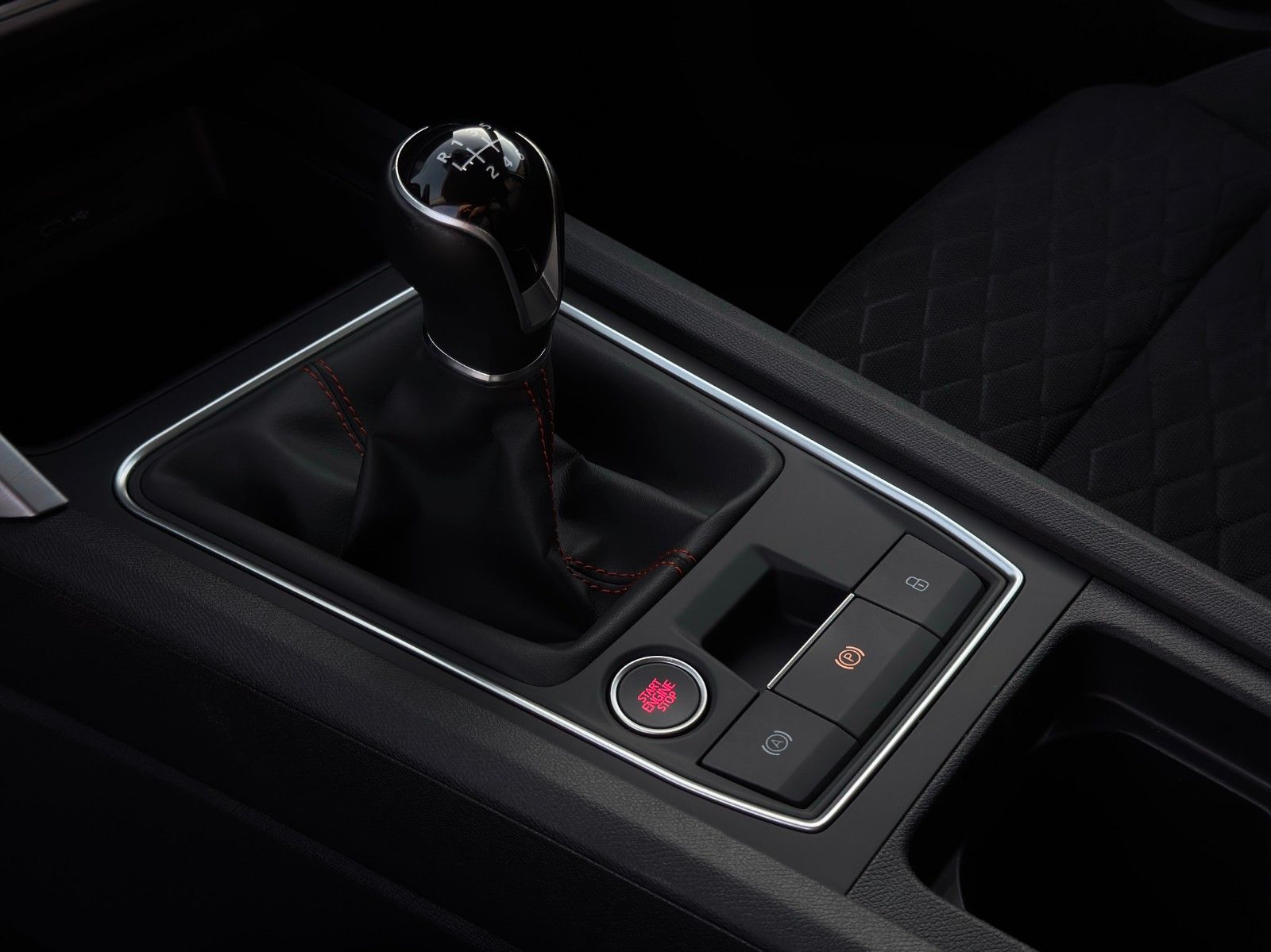 Fahrzeugabbildung SEAT Leon 1.5 TSI FR ACC LED VC SHZ LHZ Kam Ambiente