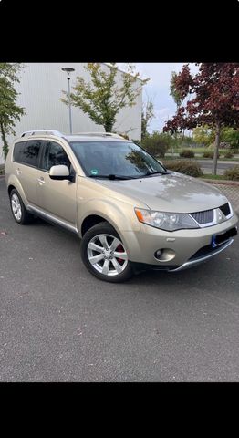 Mitsubishi Outlander 2,2 Diesel 7-Sitzer HU