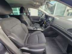 Fahrzeugabbildung Megane IV Grandtour Limited Deluxe 1.5 BLUE dCi